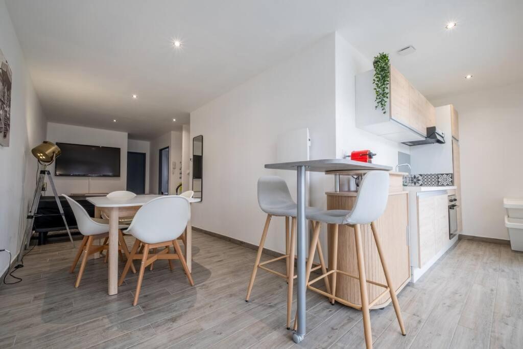 Le Trianon - Parking Prive Apartman Reims Kültér fotó
