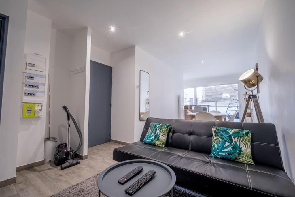 Le Trianon - Parking Prive Apartman Reims Kültér fotó