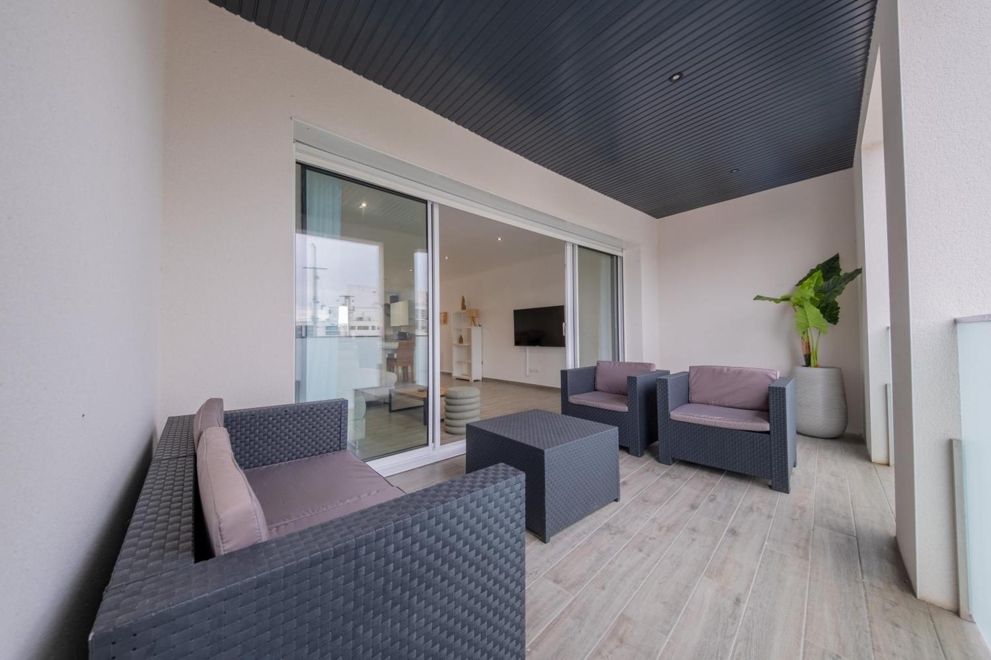Le Trianon - Parking Prive Apartman Reims Kültér fotó
