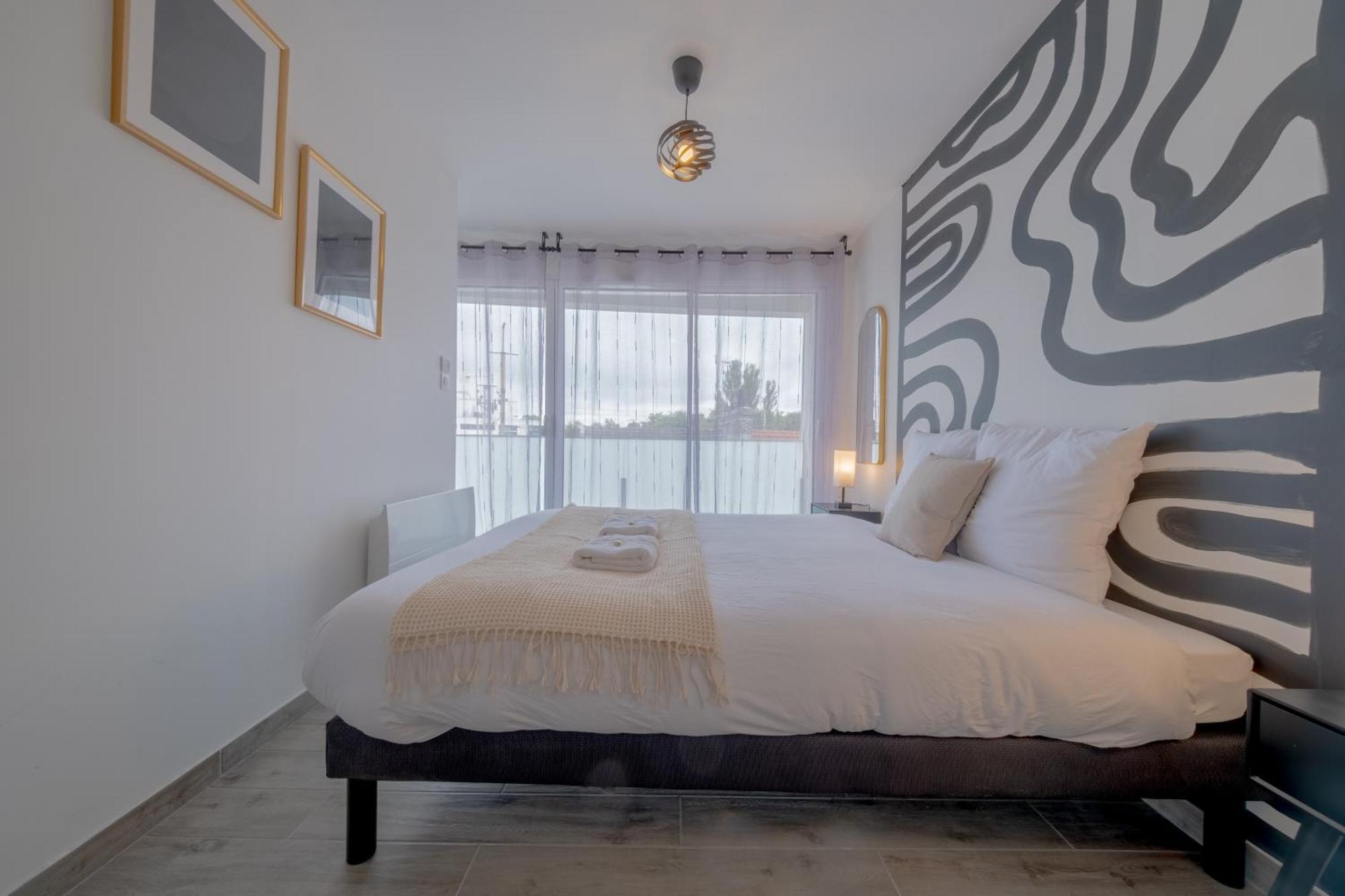 Le Trianon - Parking Prive Apartman Reims Kültér fotó