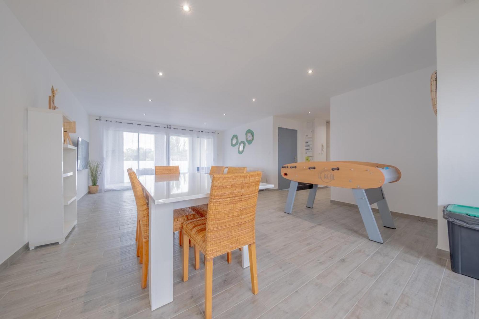 Le Trianon - Parking Prive Apartman Reims Kültér fotó