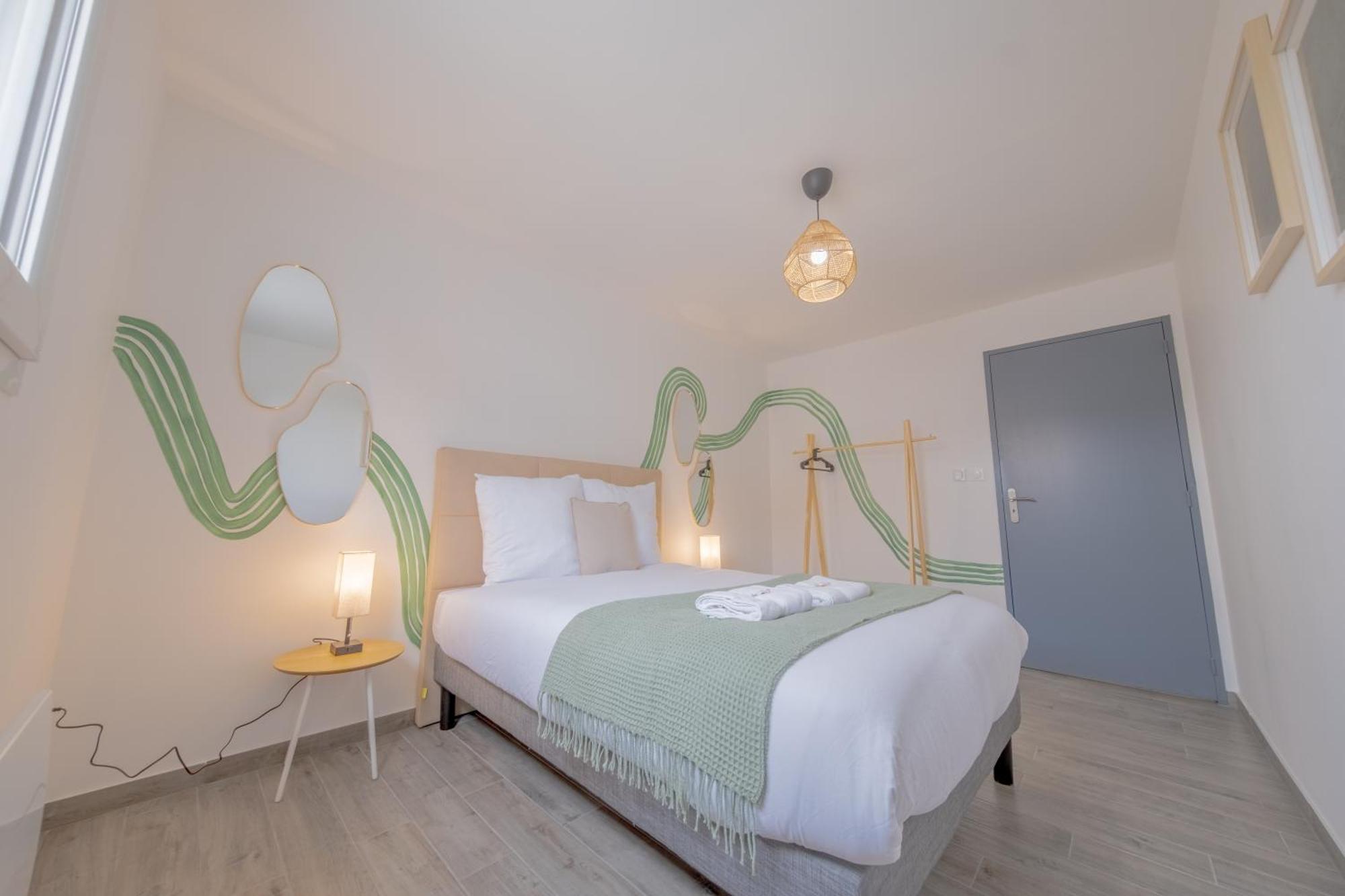 Le Trianon - Parking Prive Apartman Reims Kültér fotó